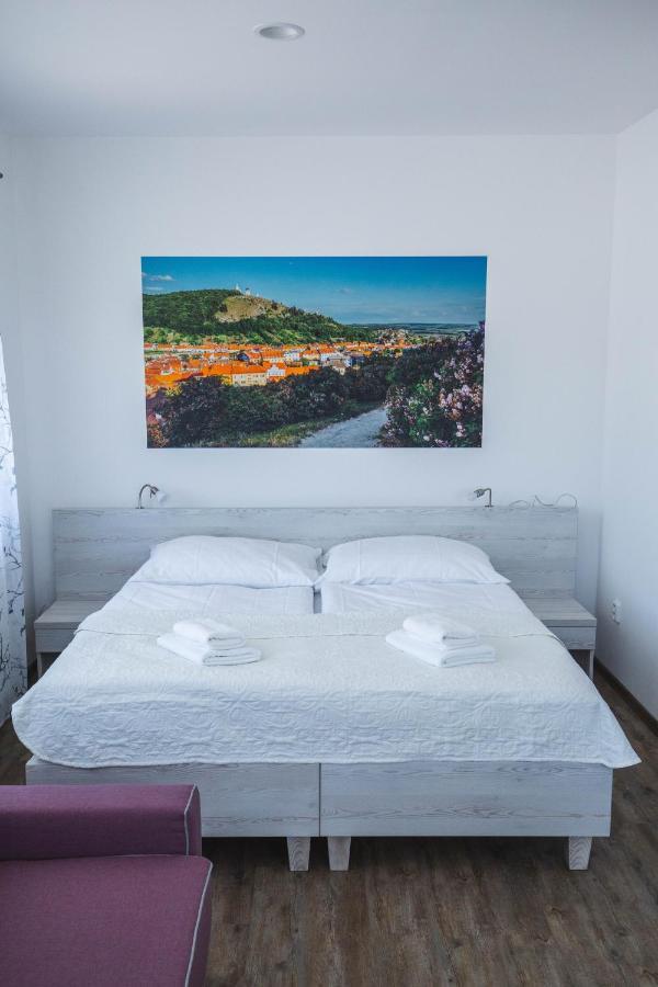 Apartmany Pemag Mikulov Exteriör bild